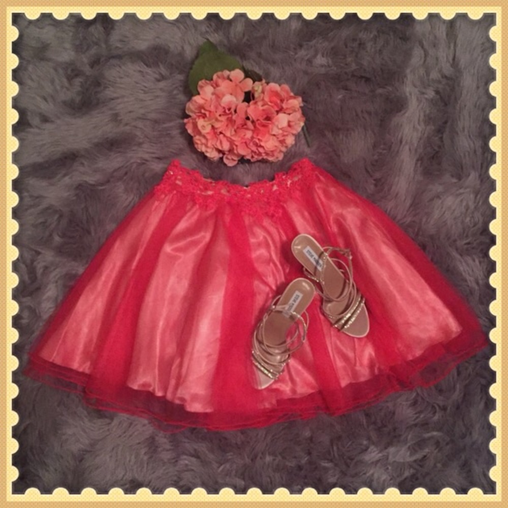 NWT!!! Red tutu skirt. Size small.